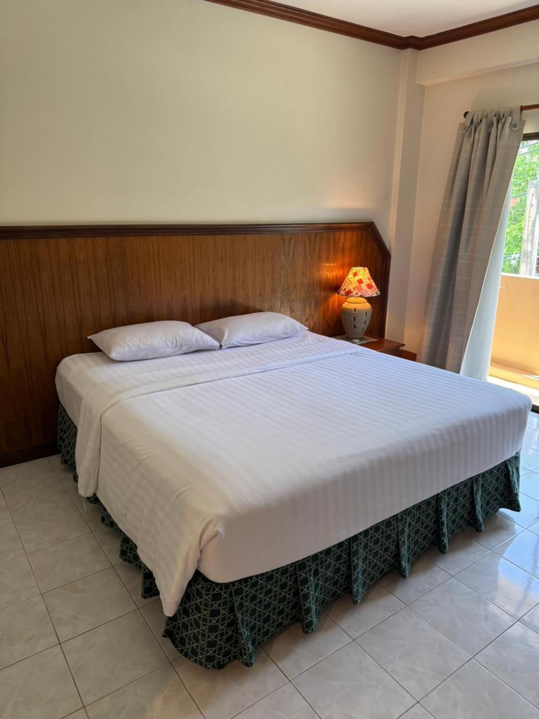 Kata Sun Beach Hotel Exterior photo